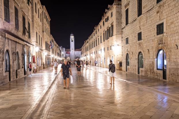 Dubrovnik u večernjim satima