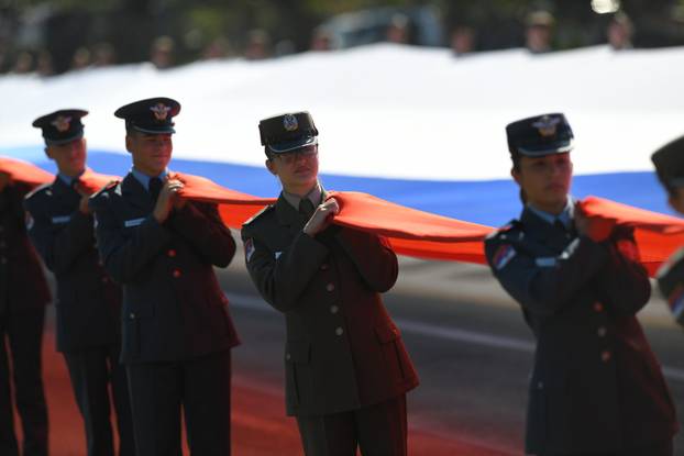 Beograd: Vojna parada "Snaga jedinstva" na kojoj je sudjelovalo oko deset tisuca pripadnika