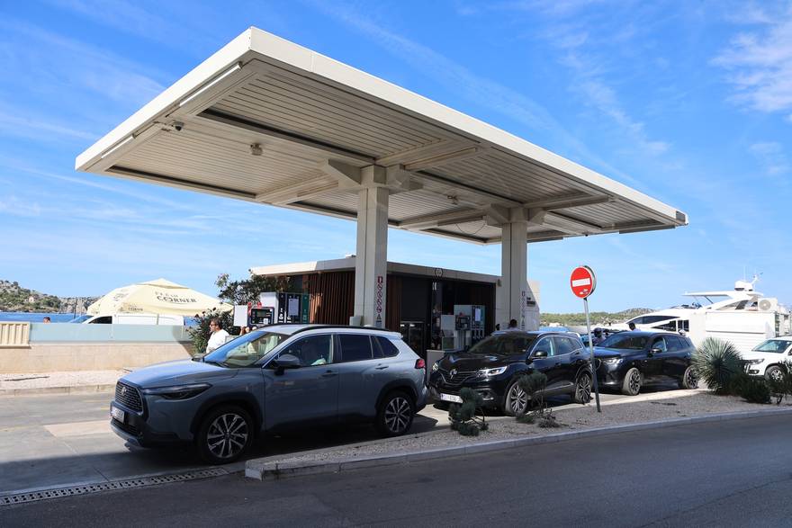 DIVLJA CIJENA GORIVA: Zbog rata u Iranu opet prijeti naftna kriza! Stru&ccaron;njaci: 'Mo&zcaron;e to i eskalirati'