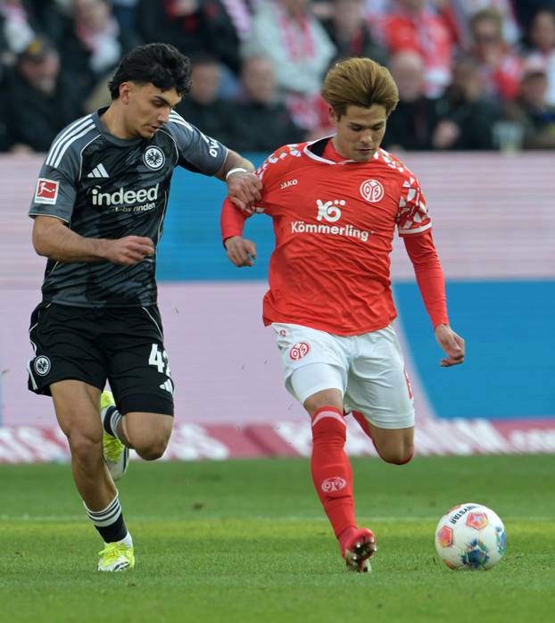 (DFL/DFB REGULATIONS PROHIBIT ANY USE OF PHOTOGRAPHS as IMAGE SEQUENCES and/or QUASI-VIDEO)