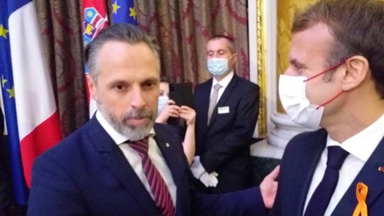 Predsjednik Hajduka poklonio dres Macronu: Neraskidiva veza je između Hajduka i Francuske