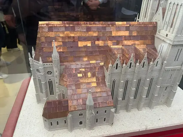 FOTO Ovo je replika Zagrebačke katedrale koju je izradio klesar s Brača: 'Ima 51.000 kamenčić'