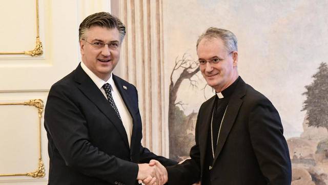 Zagreb: Andrej Plenković sastao se s članovima Stalnog vijeća Hrvatske biskupske konferencije