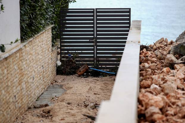 Kozino: Oštećen prilazni put koji vodi do luksuznih vila u vlasništvu Luke Modrića 