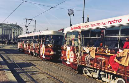 Retro tramvaj se vratio na zagrebačke tračnice  