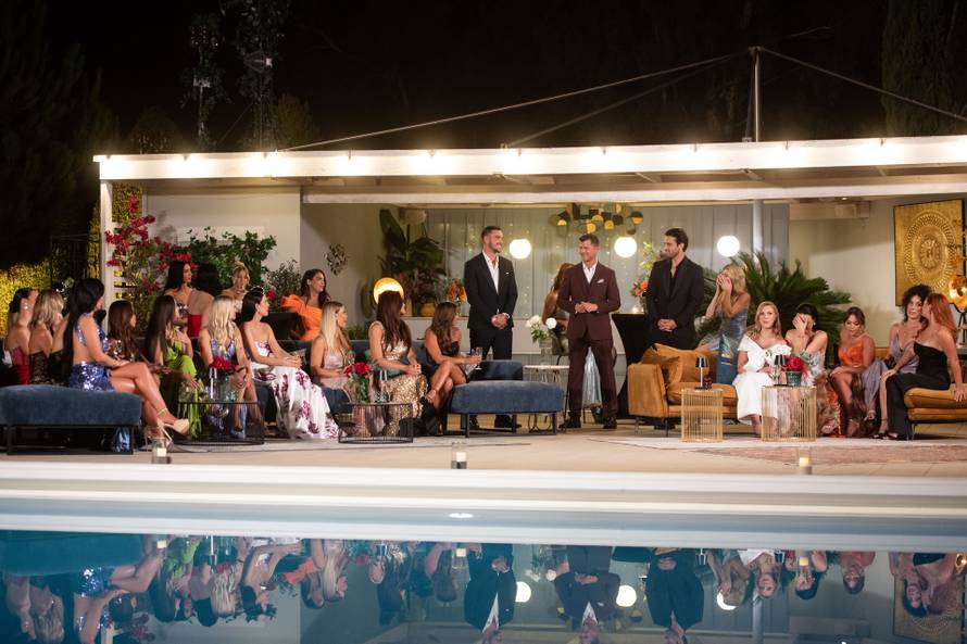 'Savršeni' su damama podijelili bijele ruže: 'Ovo je samo potvrda da osjećamo isto...'