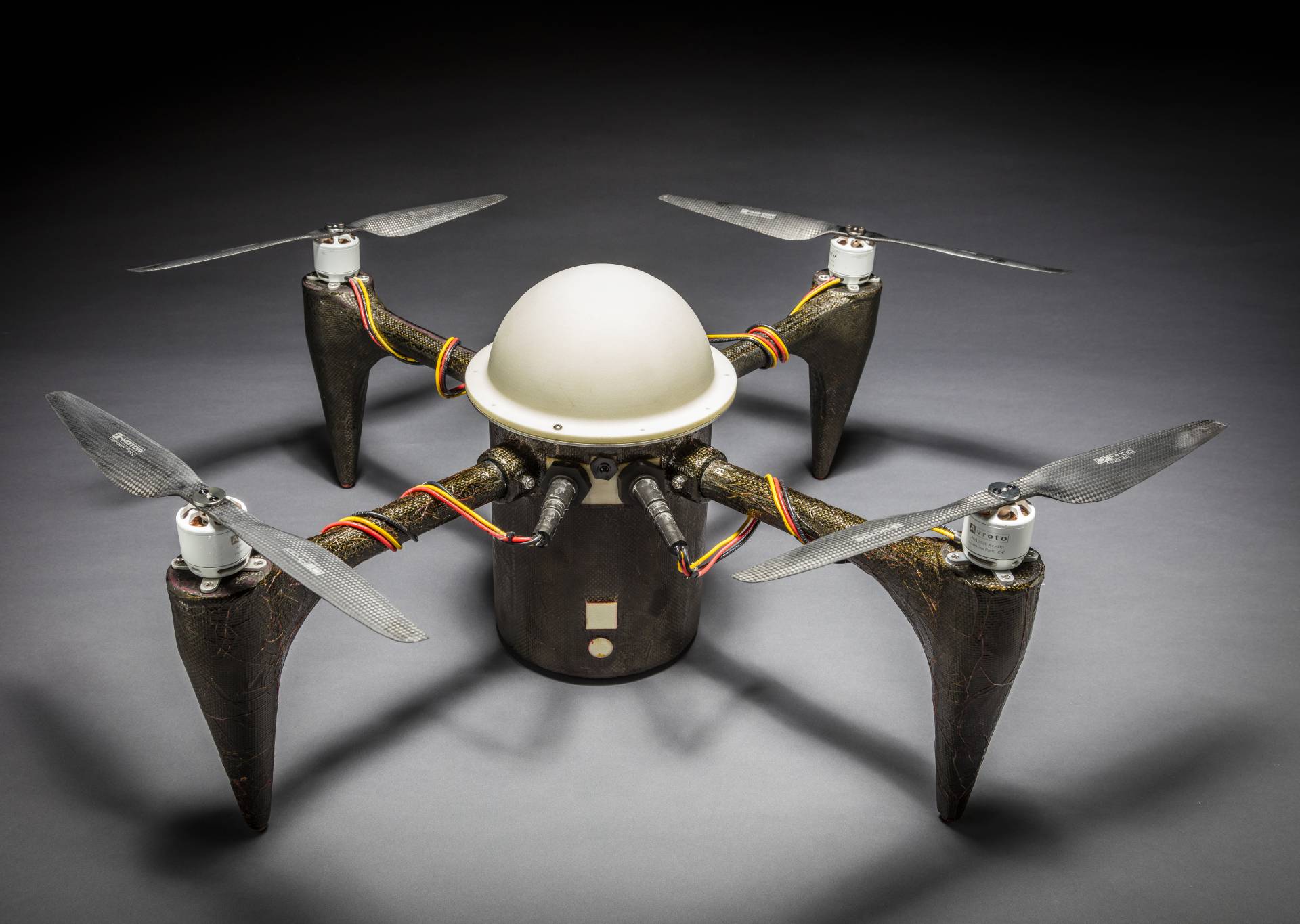 Ovaj leteći dron može ostati mjesecima skriven ispod vode