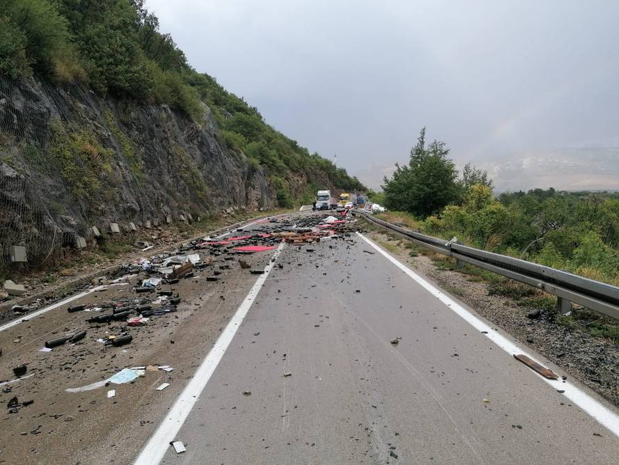 Čudo kod Gračaca: Čovjek je  iz ove olupine izašao živ i zdrav