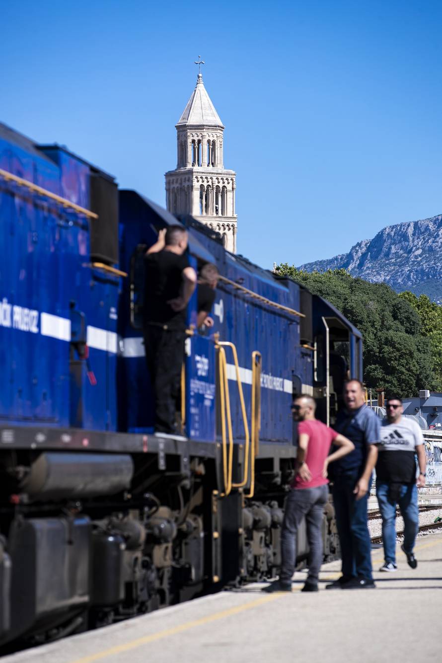 Split: Navijači Hajduka Bilim vlakom kreću prema Zagrebu na utakmicu Superkupa