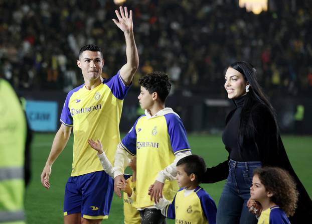 Al Nassr unveil new signing Cristiano Ronaldo