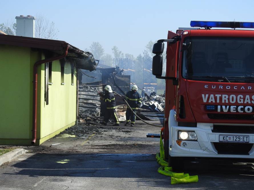 Vatra progutala tvornicu: 'Za 3 sata nestalo 20 godina truda'
