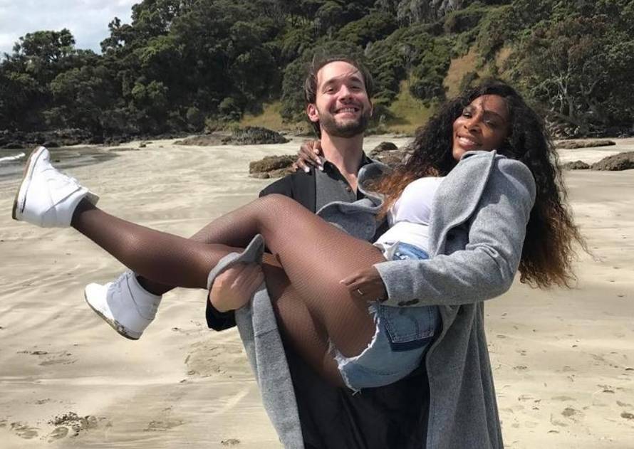 Na listi uzvanika su glazbenici, glumci i Harryjeve bivše cure