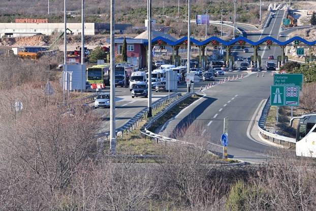 FOTO Prometni kolaps u Splitu zbog Jadranskog derbija: 'Ljudi žugaju da neće stići na stadion'