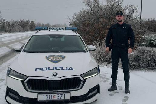 Policajac sa &scaron;ibenskog podru&ccaron;ja o&ccaron;arao Hrvatice na dru&scaron;tvenim mre&zcaron;ama: 'Red je ru&ccaron;nu dignuti'