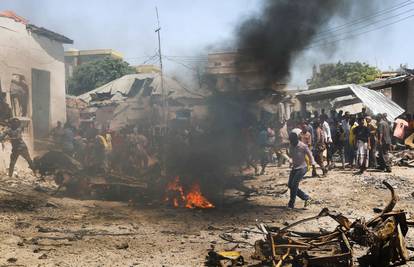 Najmanje 12 mrtvih u napadu bombaša samoubojice u Mogadišuu. Meta bio UN?