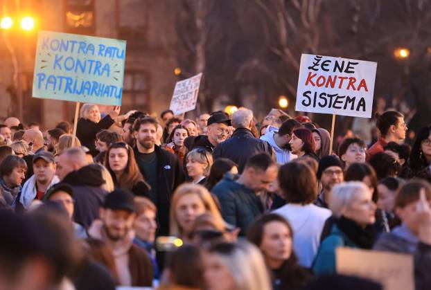 Zagreb: Održan jubilarni 10. Noćni marš za prava žena "Žene – kičma otpora"