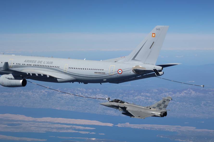 Piloti naših Rafalea prvi put u letu točili gorivo iznad Hrvatske