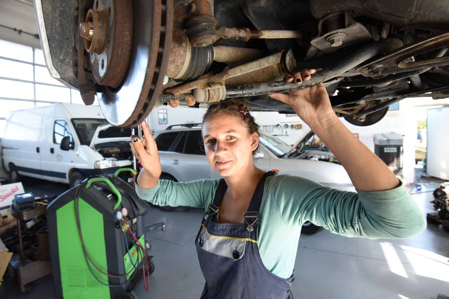 'Iz servisa su mi govorili kako kod njih nemre djevojka delati'