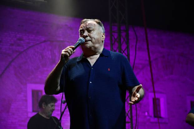 Halidov život kroz fotografije