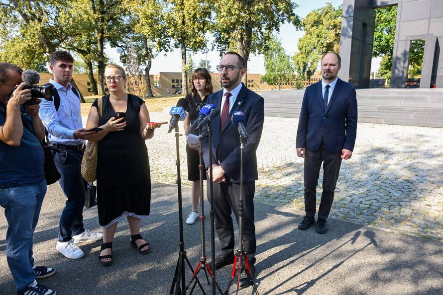 Zagreb: Tomislav Tomašević položio vijenac u povodu obilježavanja Dana pobjede i domovinske zahvalnosti