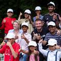 VIDEO Nekoć nije puštao loptu, sad se primio palice. Beckham s djecom u Indiji zaigrao kriket