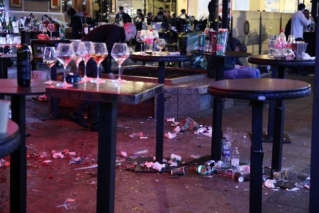 Zagreb: Smece na gradskim ulicama nakon proslave Nove godine