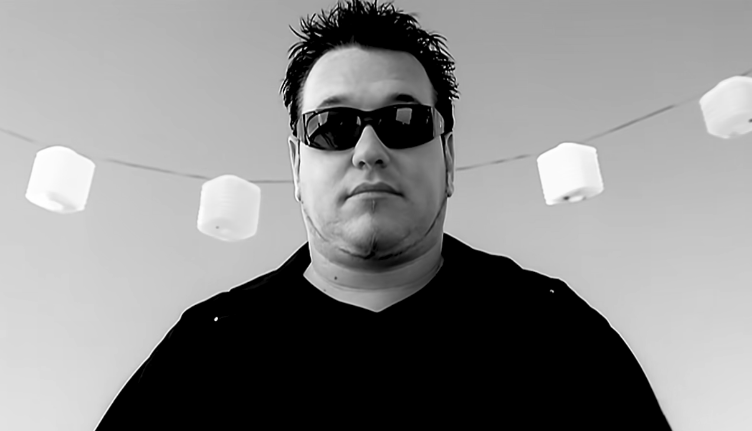 Preminuo je Steve Harwell, frontmen grupe Smash Mouth