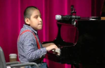 Slijepi dječak iz Bolivije osvaja svijet glazbenim umijećem