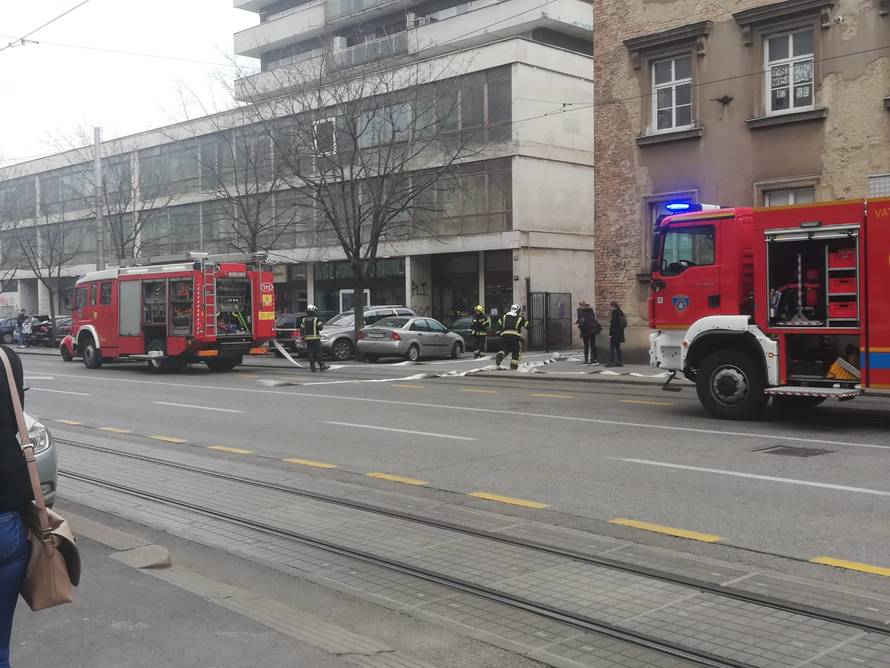 Buknulo u Zagrebu: Gorio je stan na devetom katu nebodera