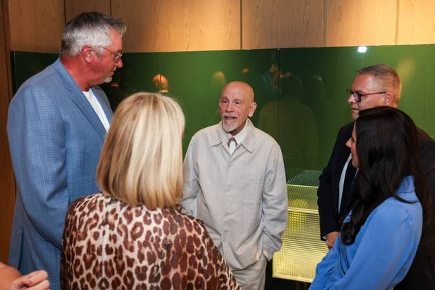Alexandria: John  Malkovich iznenadio Vatrene u hotelu Aka