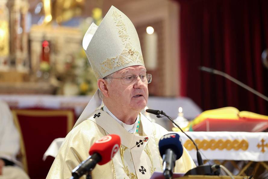 Split: Nedjelja Uskrsnuća Gospodinova - misu predvodi splitsko-makarski nadbiskup Zdenko Križić