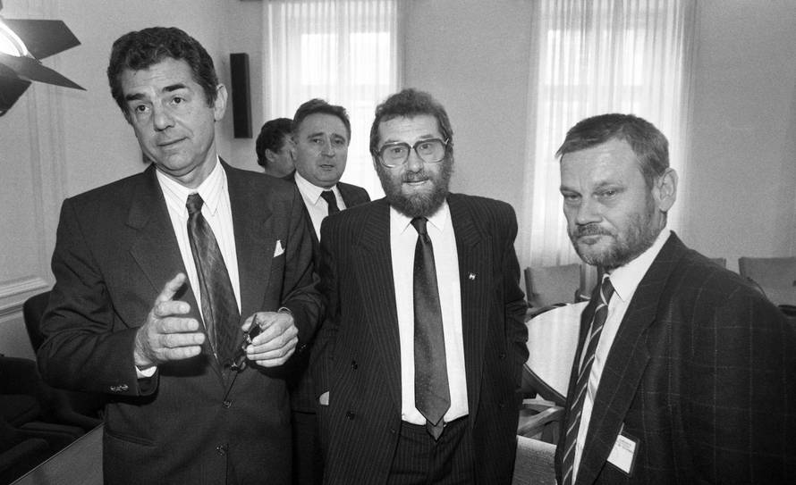 Prvi saziv Sabora Republike Hrvatske konstituiran je 30. svibnja 1990.