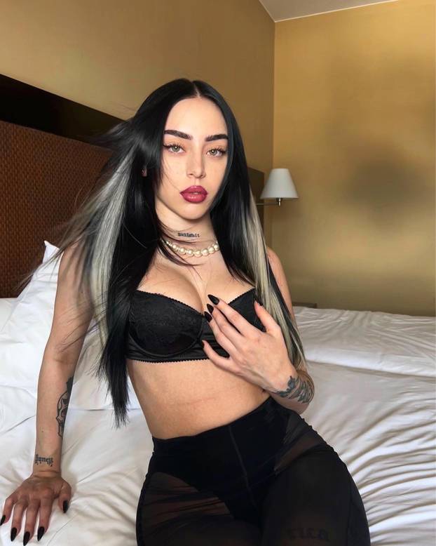 FOTO Argentinska pjevačica je ostavila Yamala zbog realovca?!