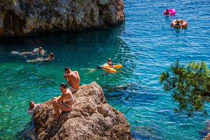 FOTO Brela: Plaža Punta Rata jedan je od simbola Hrvatske