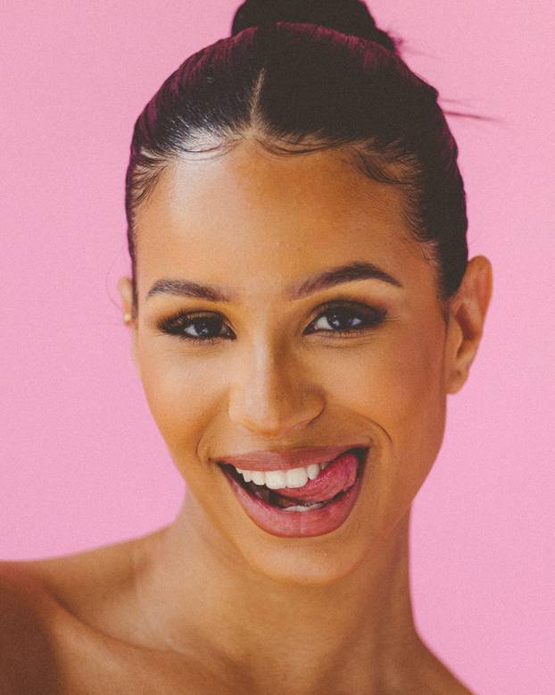 FOTO Atraktivna djevojka Paris SG-ove zvijezde voli tetovaže i fotke u provokativnom izdanju