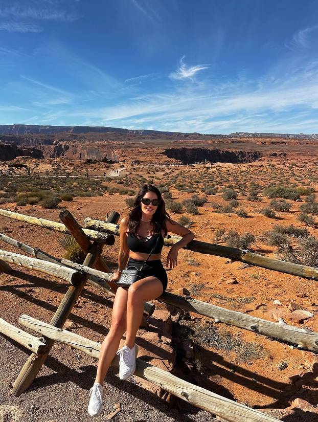 FOTO Tko je fatalna brineta koja je osvojila srce Stipe Drviša?