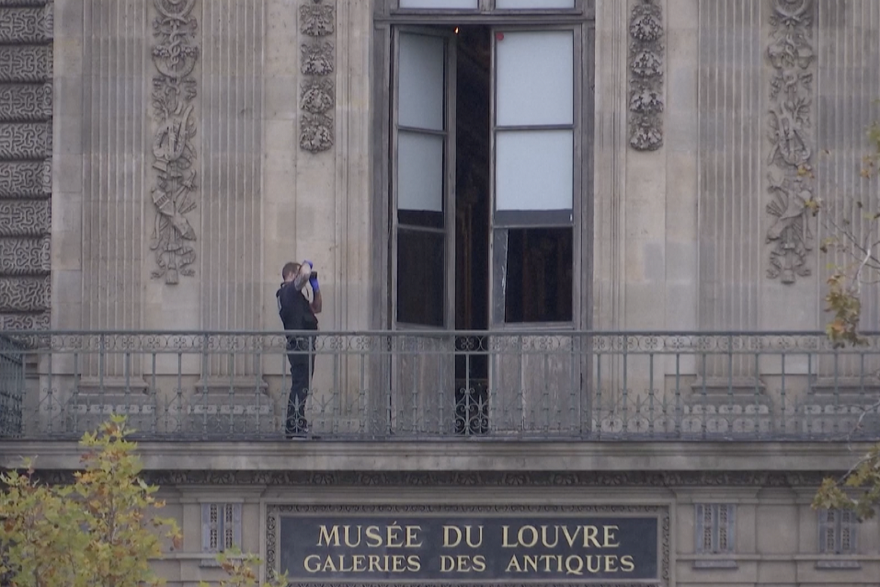 Pljačka u Louvreu