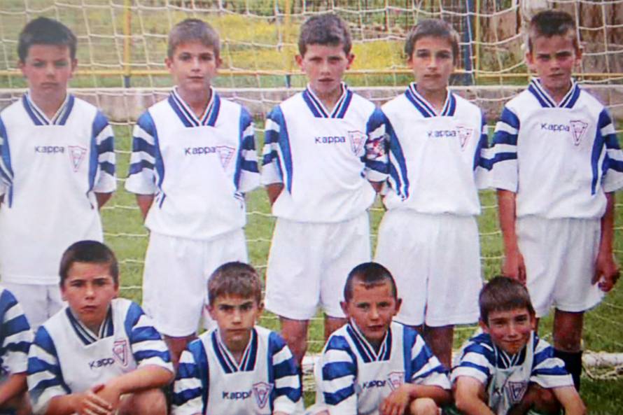 Vinjani Donji: Prensimka fotografije na kojoj je Ante Rebić kao dječak u NK Vinjani 