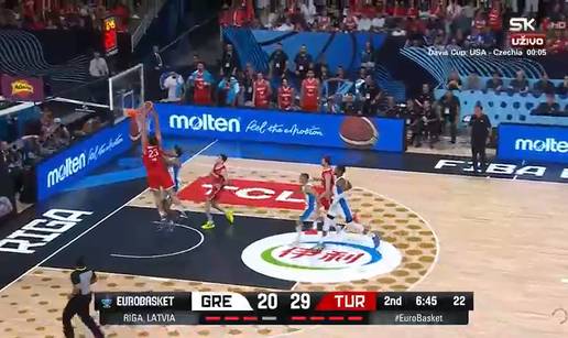 VIDEO Pogledajte zakucavanje 'Baby Jokića' preko suparnika!