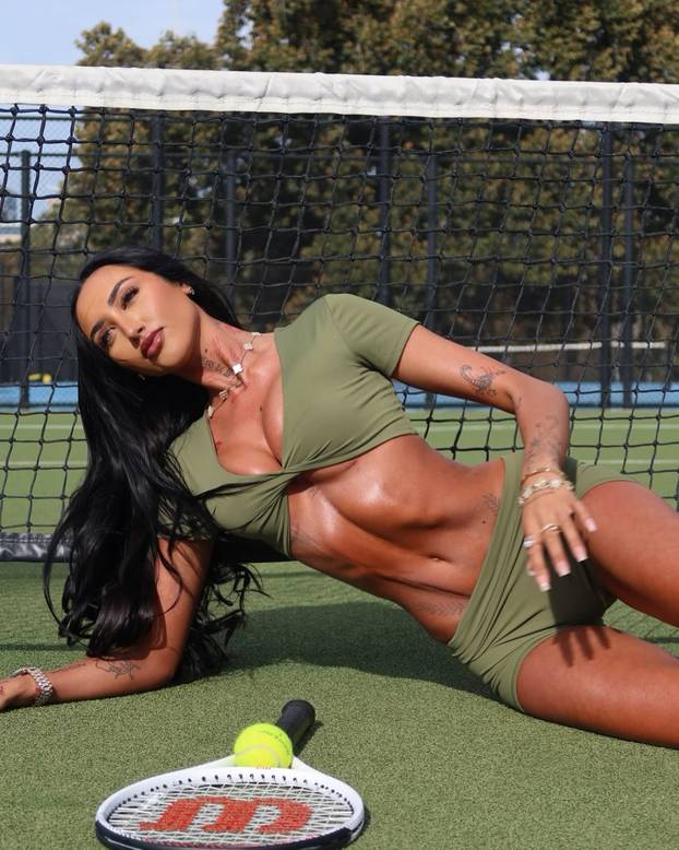 FOTO Ima top tijelo i tajnim poslom zarađuje bogatstvo: 'Ne tražite me novac, nađite posao'