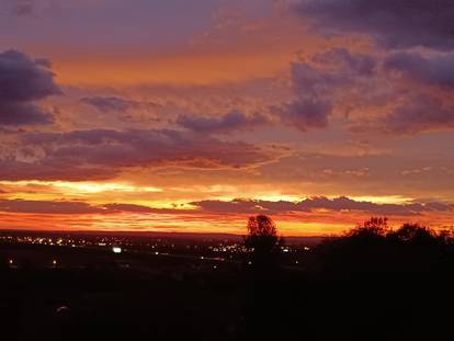 Mnoge Zagrepčane probudile su prekrasne boje neba: Društvene mreže prepune su fotografija