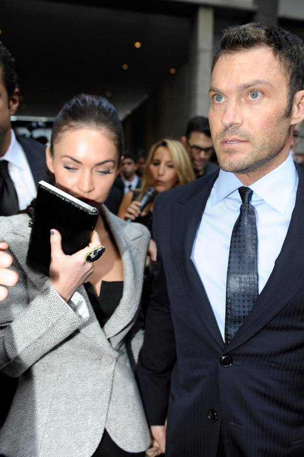 Milano: George Clooney s djevojkom stigao na Armanijevu reviju