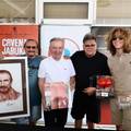 &Zcaron;eljko Bebek dobio je poseban portret oslikan vinom, autorica za 24sata otkrila sve detalje
