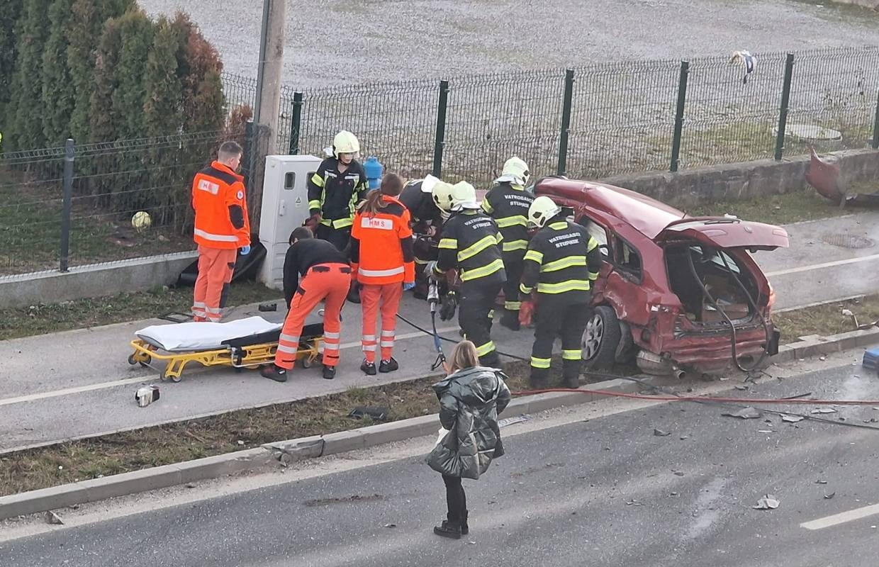 Tragedija kod Jastrebarskog: Oduzeo prednost teretnjaku pa naletio na hidrant. Poginuo je