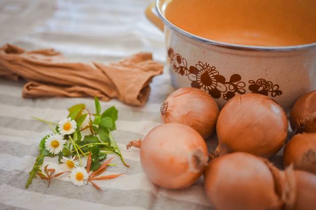 Zagreb: Tradicionalno bojanje uskršnjih jaja