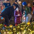 VIDEO Betlehemsko svjetlo mira stiglo je pred crkvu u Osijeku, gra&dstrok;ani plamen nosili ku&cacute;ama