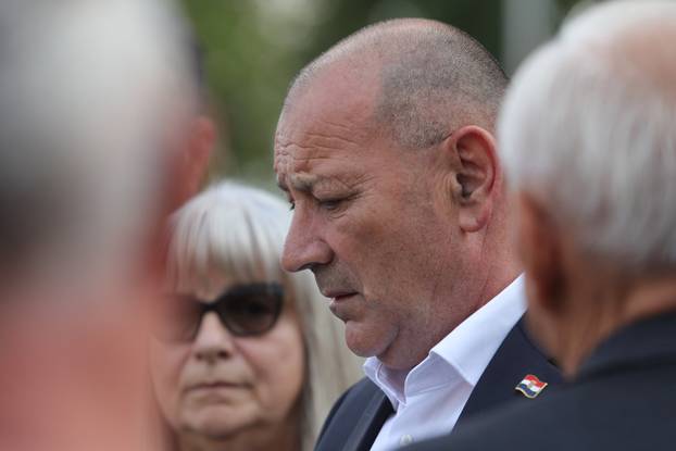 Vukovar: Ministar Tomo Medved obi&scaron;ao lokaciju kod Ov&ccaron;are gdje traju terenska istra&zcaron;ivanja u potrazi za posmrtnim ostacima osoba nestalih u Domovinskom ratu