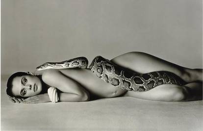Kćerka N. Kinski slikala se gola sa zmijom kao i majka