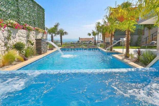 FOTO Kakva perverzija u Splitu! Vodeni raj i slike dizajnera. Ova vila se prodaje, a znamo i cijenu