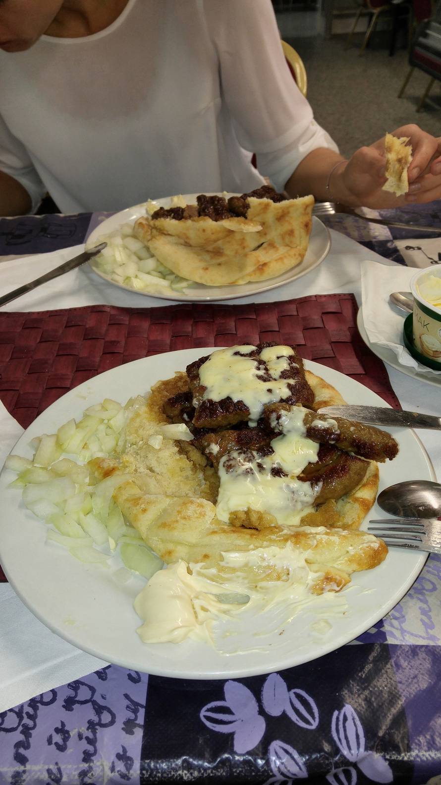 Utočište za sve više Balkanaca: Ćevapi i burek u centru Dublina